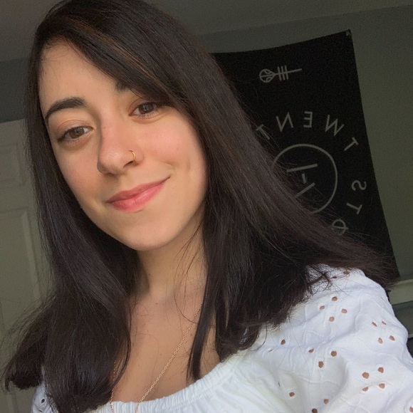 Meet your Posher, Melissa - Picture 1 of 1